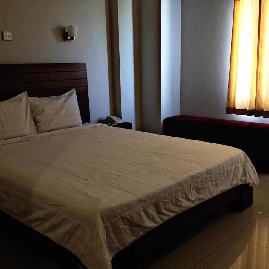 Greensa Inn Surabaya Luaran gambar