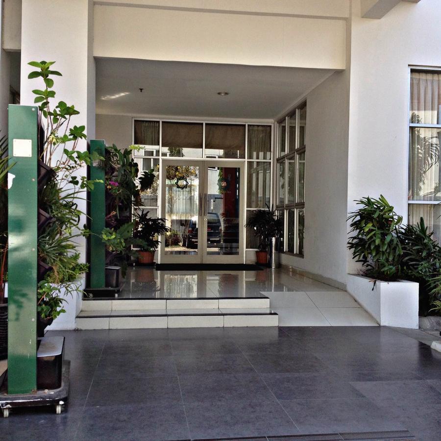 Greensa Inn Surabaya Luaran gambar