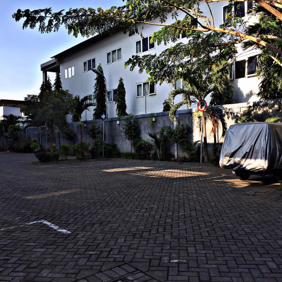 Greensa Inn Surabaya Luaran gambar